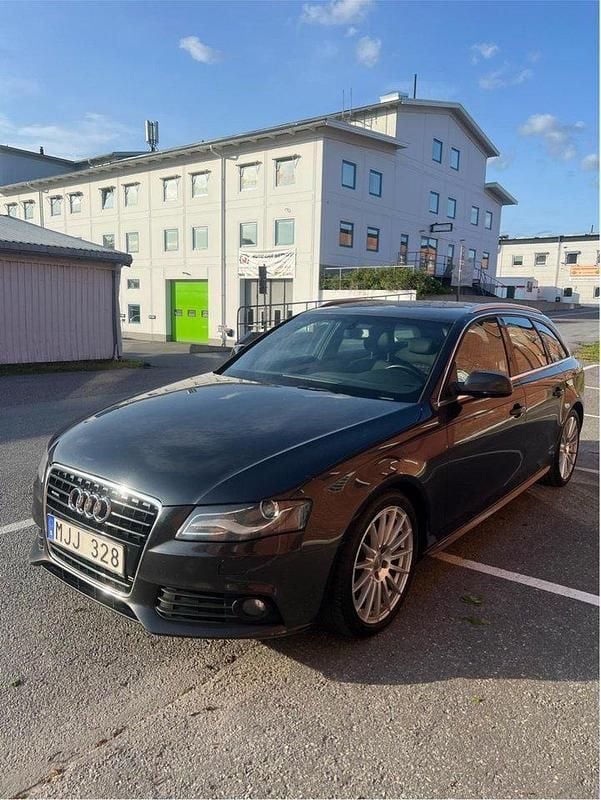 Grå Begagnad 2010 Audi A4 Comfort Kombi | 69 500 kr (Bra pris) - Bild 1/4