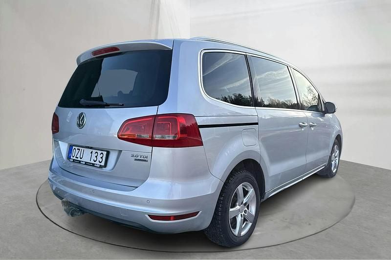 Begagnad VW Sharan 140 HK (102 kW) 2014 Silver Minibuss
