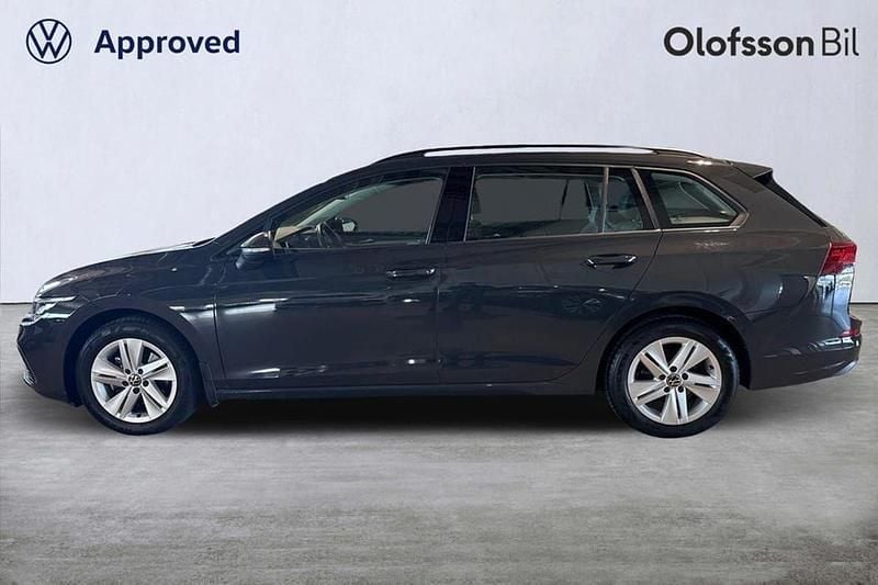 Grå Begagnad 2021 VW Golf VIII Kombi | 229 000 kr (Bra pris) - Bild 1/4