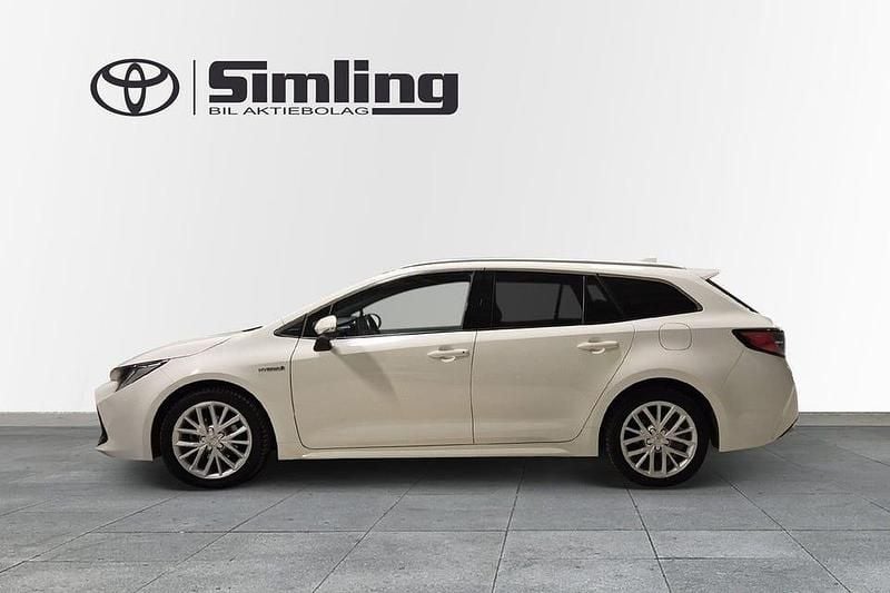 Begagnad Toyota Corolla Style 122 HK (89 kW) 2020 Vit Kombi