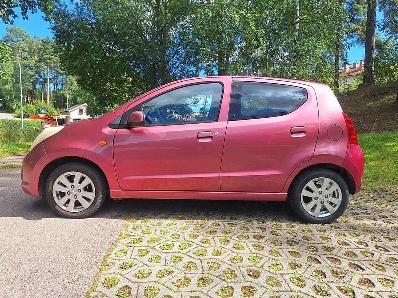 Röd Begagnad 2009 Suzuki Alto Halvkombi | 20 000 kr (Bra pris) - Bild 1/4