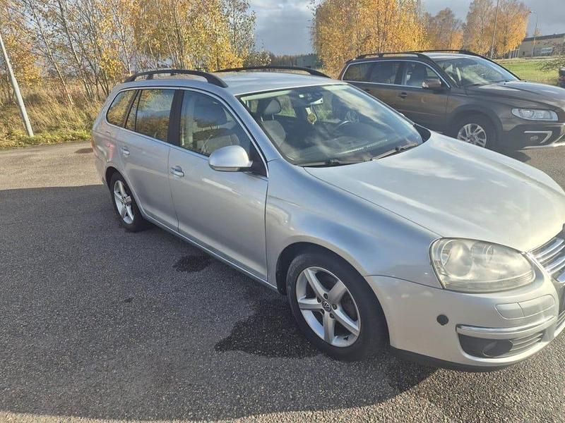 Begagnad VW Golf VI 140 HK (102 kW) 2008 Silver Halvkombi
