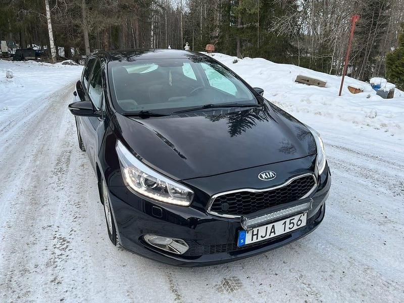Begagnad Kia Ceed 110 HK (80 kW) 2014 Halvkombi