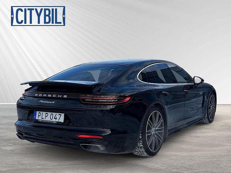 Begagnad Porsche Panamera 330 HK (242 kW) 2017 Svart Halvkombi