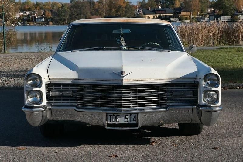 Begagnad Cadillac Coupé DeVille 345 HK (253 kW) 1966 Vit Sportkupé