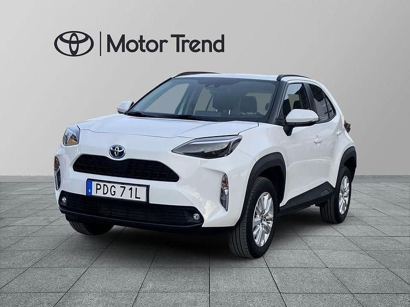 Begagnad Toyota Yaris Hybrid Active 117 HK (86 kW) 2023 Vit