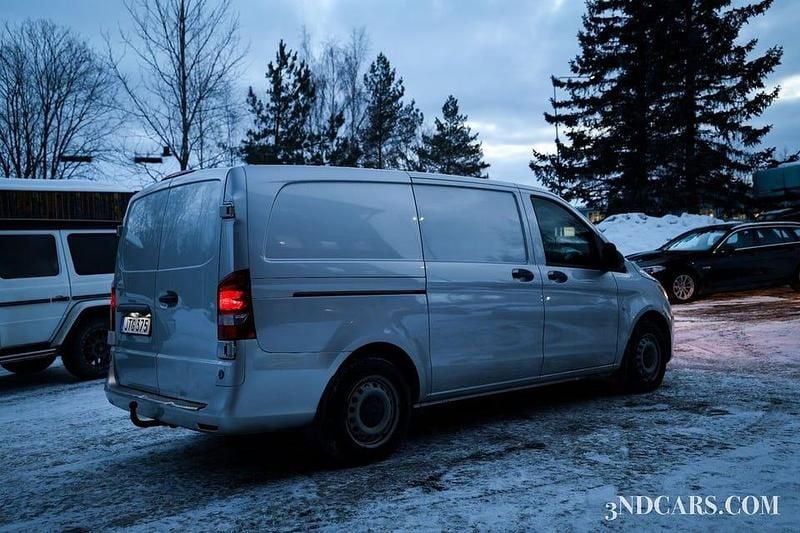 Begagnad Mercedes Vito 163 HK (119 kW) 2018 Silver Van