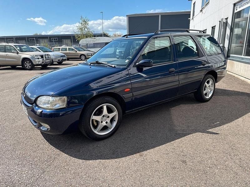 Mörkblå (blå) Begagnad 2000 Ford Escort Kombi | 16 000 kr - Bild 1/4