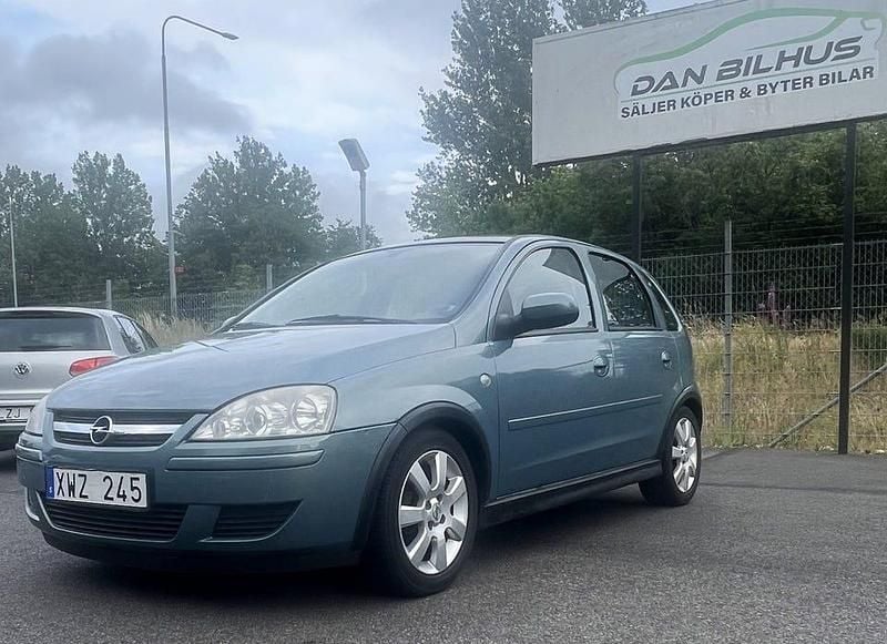 Begagnad Opel Corsa 81 HK (59 kW) 2006 Grå Halvkombi