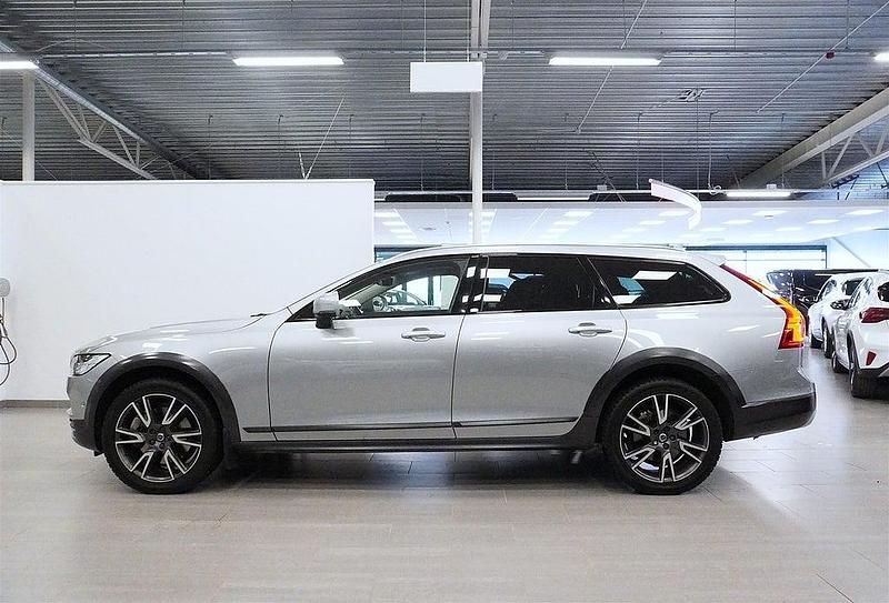 Begagnad Volvo V90 CC Inscription 235 HK (172 kW) 2017 Silver Kombi
