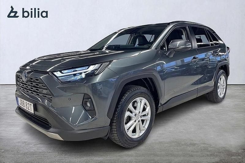 Grå Begagnad 2024 Toyota RAV4 Hybrid Executive SUV | 439 900 kr (Bra pris) - Bild 1/3