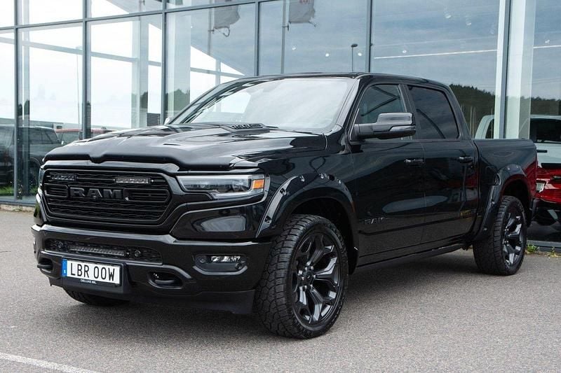 Svart Begagnad 2023 Dodge Ram Limited Pickup | 1 099 000 kr - Bild 1/4