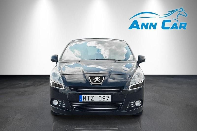 Svart Begagnad 2011 Peugeot 5008 Minibuss | 59 900 kr (Marknadspris) - Bild 1/4