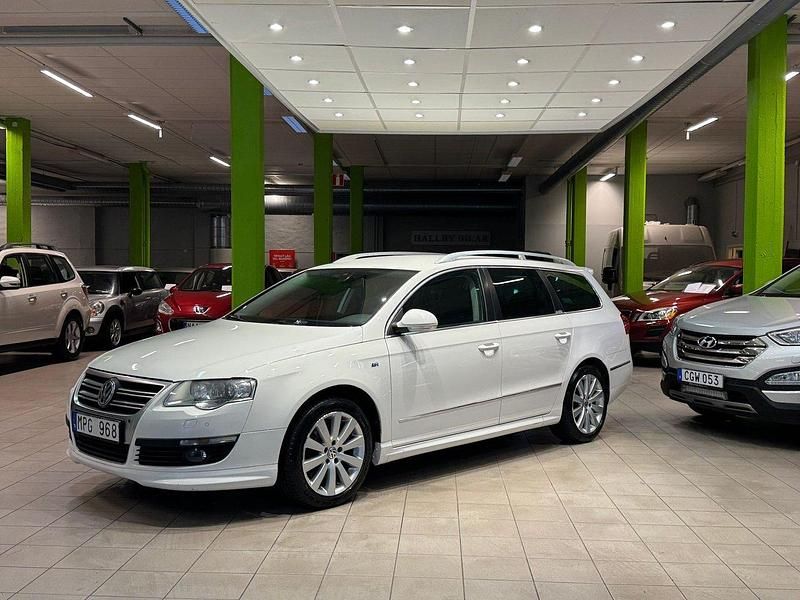 Vit Begagnad 2010 VW Passat Sportline Kombi | 59 900 kr - Bild 1/4