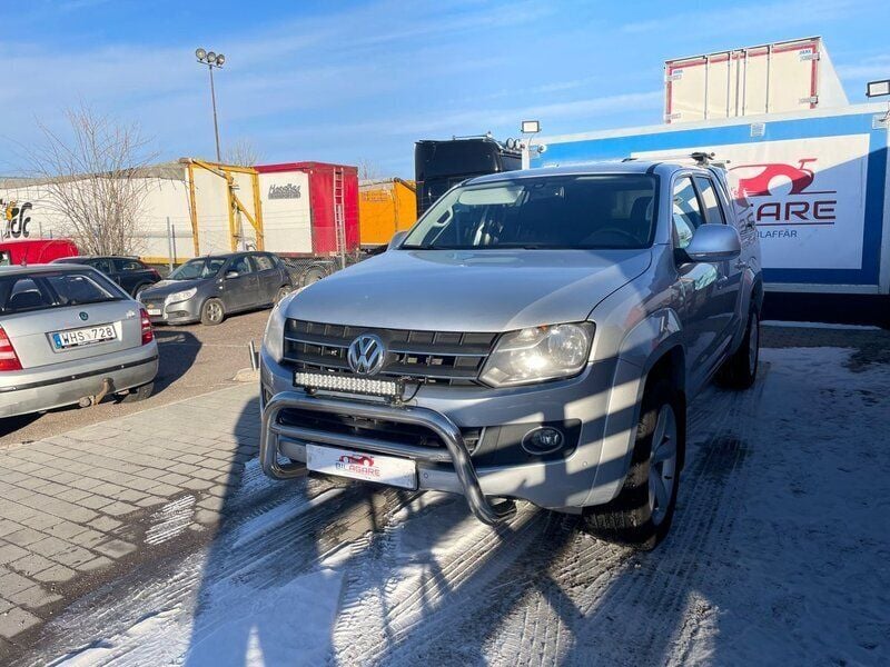 Silver Begagnad 2013 VW Amarok Pickup | 134 900 kr (Marknadspris) - Bild 1/4