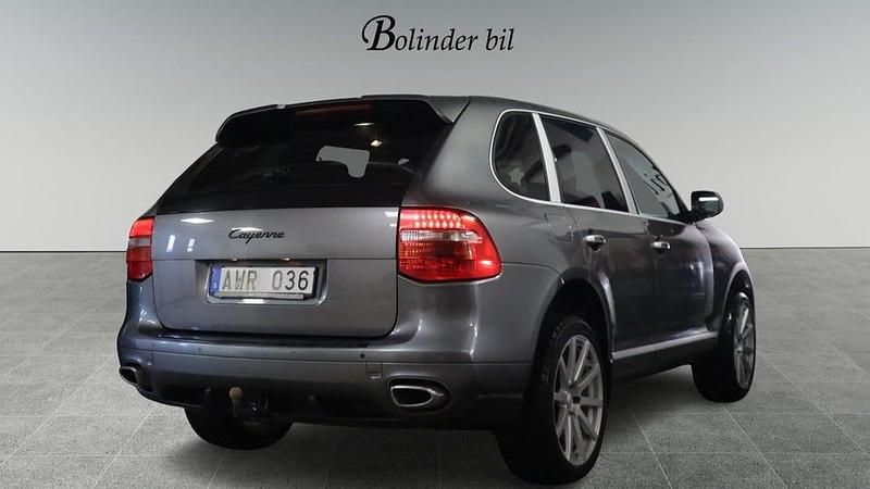 Begagnad Porsche Cayenne 239 HK (175 kW) 2010 Grå SUV