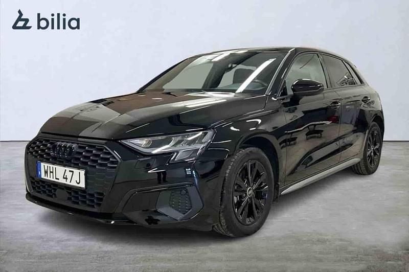 Begagnad Audi A3 Sportback 2023 Svart Halvkombi