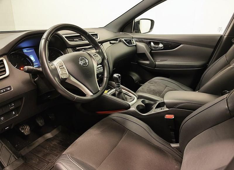 Begagnad Nissan Qashqai Tekna 116 HK (85 kW) 2017 Bronzmetallic SUV