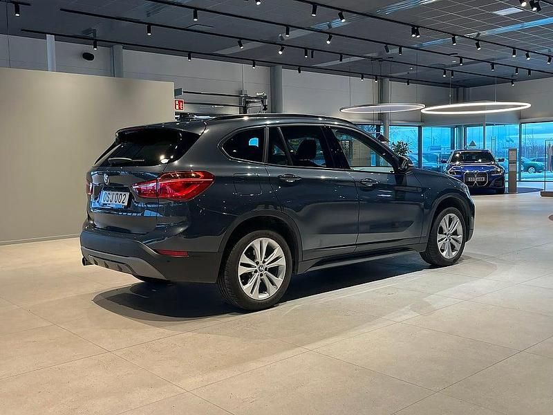 Begagnad BMW X1 Sport Line 136 HK (100 kW) 2016 Grå SUV