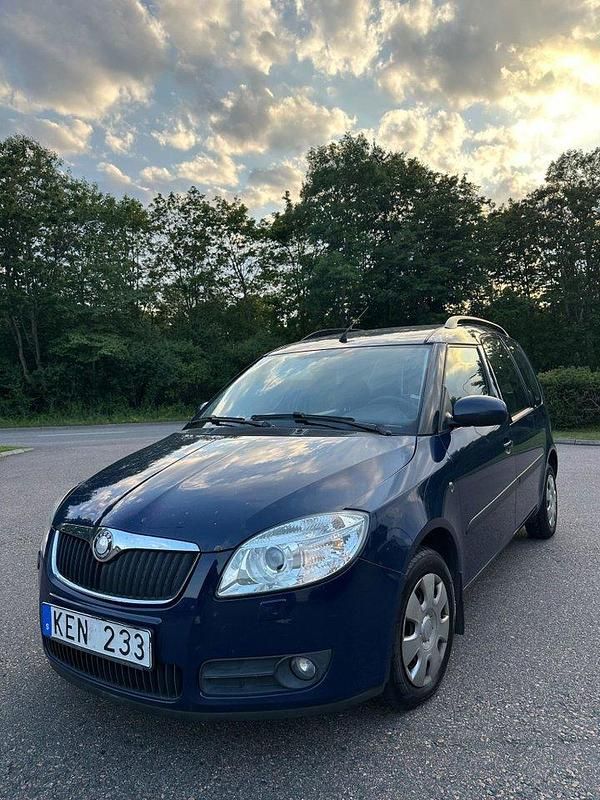 Blå Begagnad 2009 Skoda Roomster Kombi | 29 000 kr - Bild 1/4