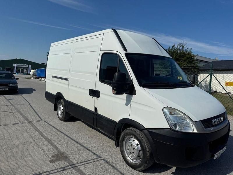 Begagnad Iveco Daily 136 HK (100 kW) 2011 Vit Van