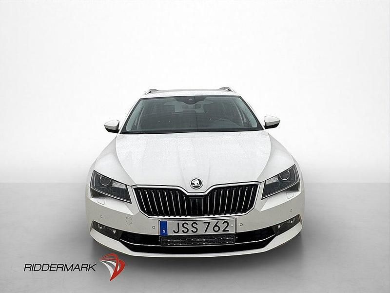 Begagnad Skoda Superb LAURIN & KLEMENT 190 HK (139 kW) 2018 Vit Kombi