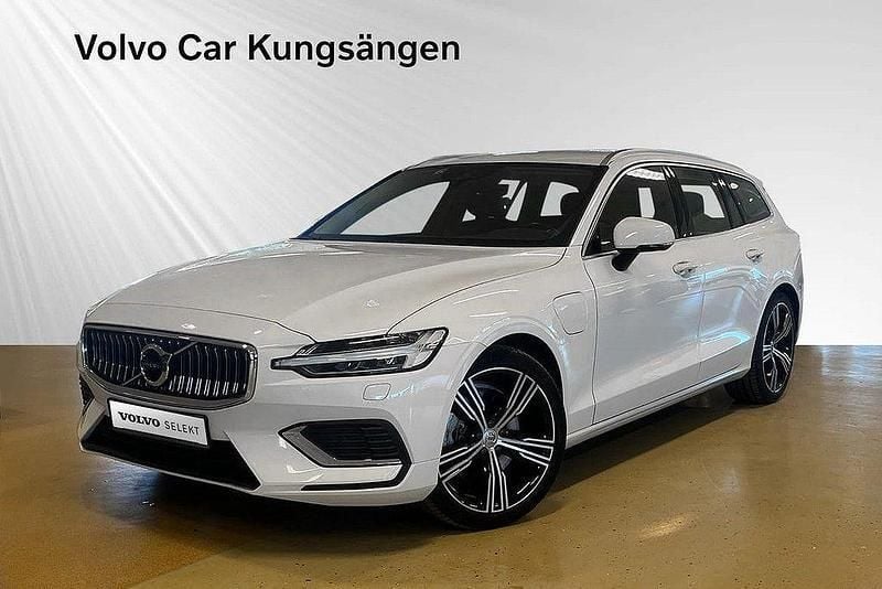 Vit Begagnad 2021 Volvo V60 Inscription Kombi | 349 900 kr (Marknadspris) - Bild 1/4