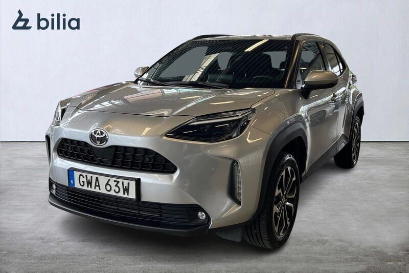 Silver Begagnad 2024 Toyota Yaris Cross Active SUV | 319 900 kr (Marknadspris) - Bild 1/3
