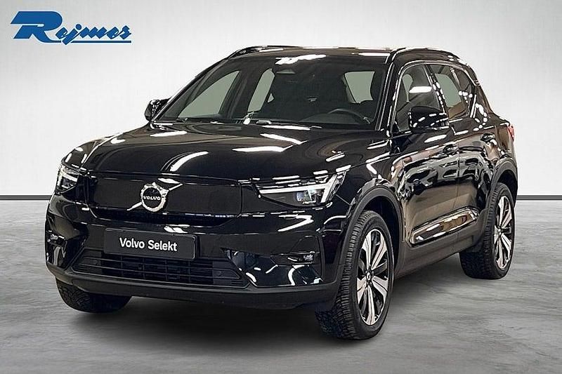 Svart Begagnad 2022 Volvo XC40 Plus SUV | 398 900 kr - Bild 1/4