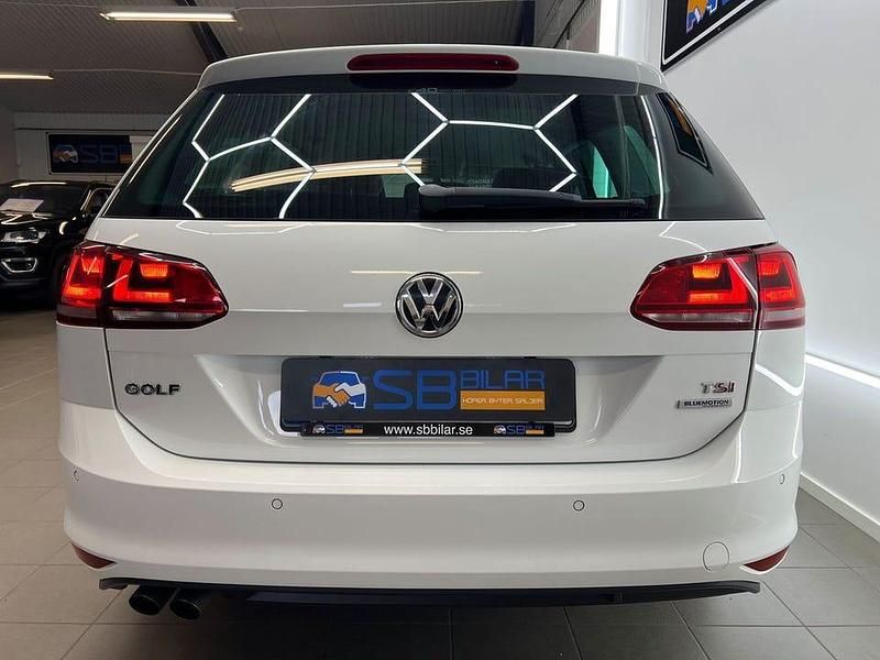 Begagnad VW Golf VII R-line 140 HK (102 kW) 2014 Vit Kombi