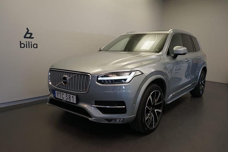 Silver Begagnad 2017 Volvo XC90 Inscription SUV | 369 500 kr (Marknadspris) - Bild 1/3