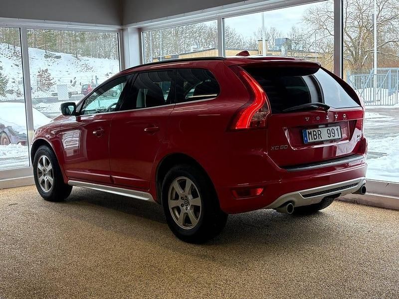 Begagnad Volvo XC60 R-Design 215 HK (158 kW) 2011 Röd SUV