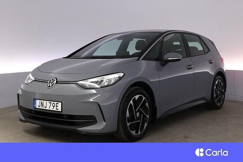 Grå Begagnad 2024 VW ID.3 Pro Performance Halvkombi | 349 900 kr (Bra pris) - Bild 1/4