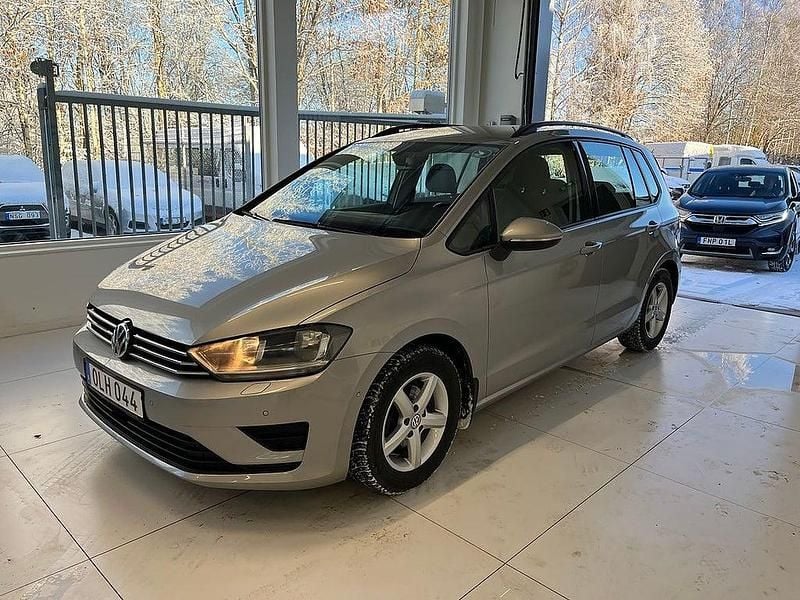 Silver Begagnad 2016 VW Golf VII Halvkombi | 134 900 kr (Marknadspris) - Bild 1/4