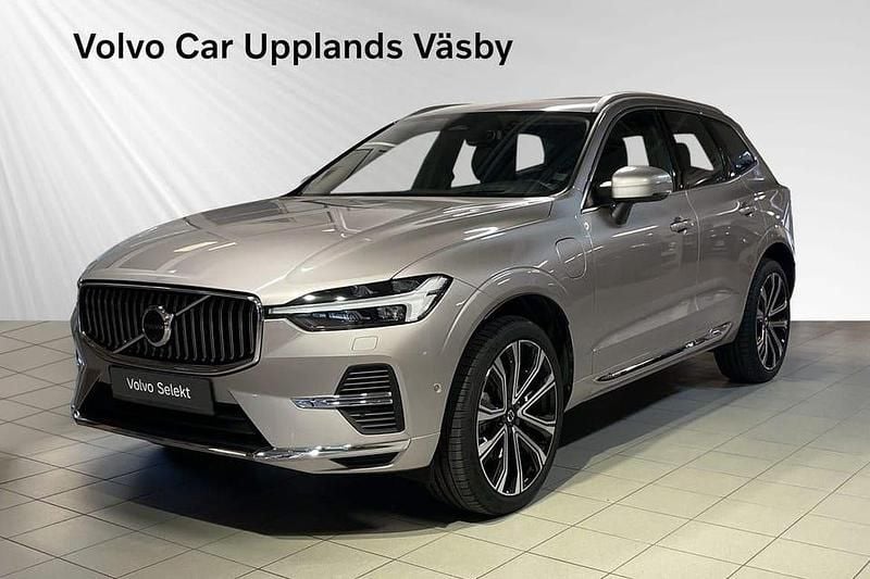 Grå Begagnad 2025 Volvo XC60 Ultra SUV | 629 900 kr (Dyr) - Bild 1/3