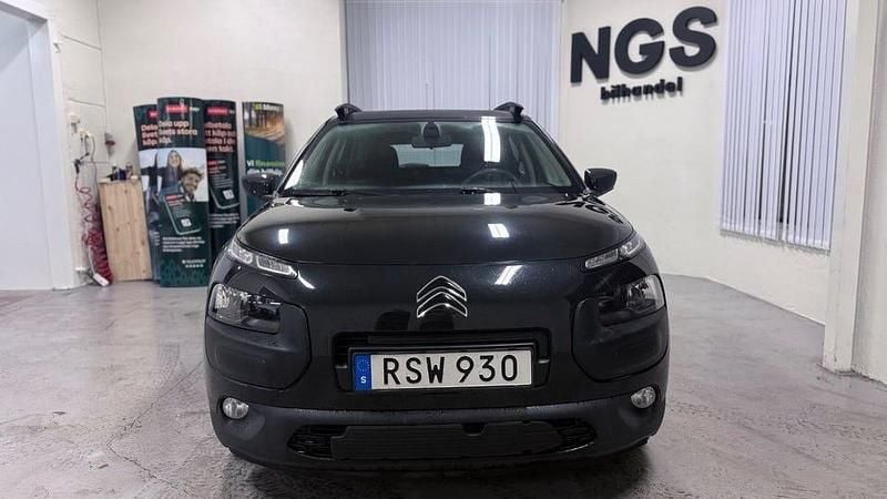 Begagnad Citroën C4 Cactus PureTech 82 HK (60 kW) 2015 Svart Halvkombi
