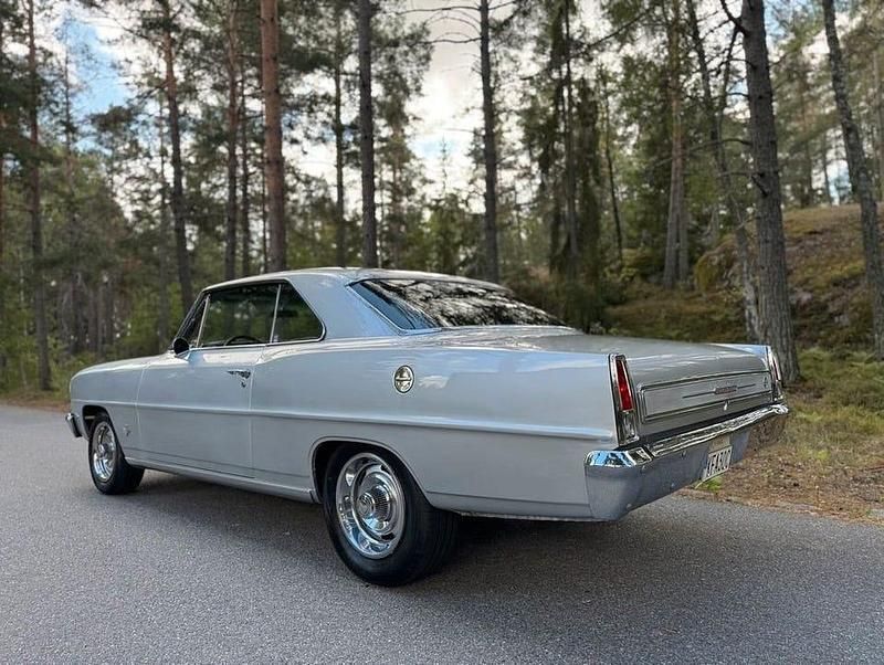 Begagnad Chevrolet Coupé Sport 250 HK (183 kW) 1966 Silver Sportkupé