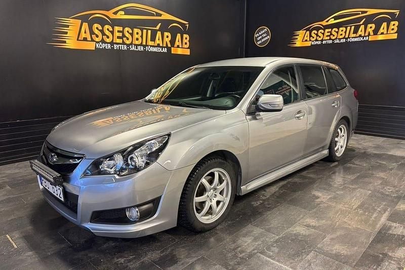 Begagnad Subaru Legacy 167 HK (122 kW) 2010 Silver Kombi