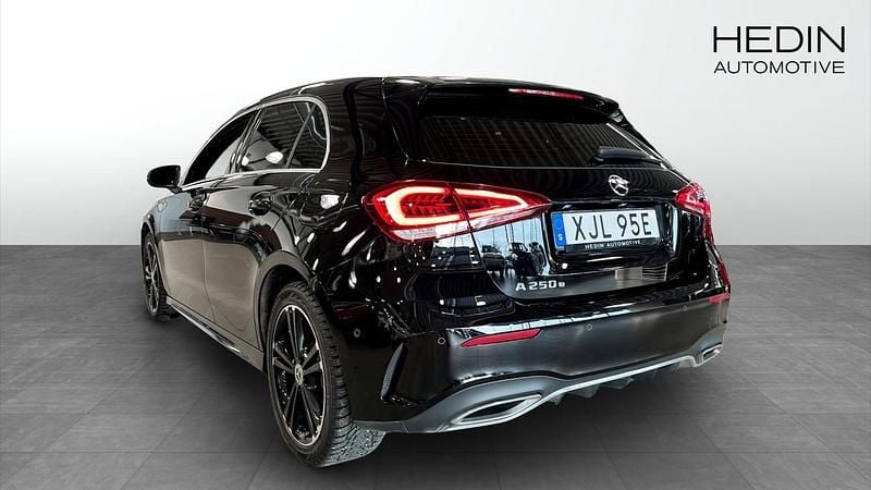 Begagnad Mercedes A250 2022 Halvkombi