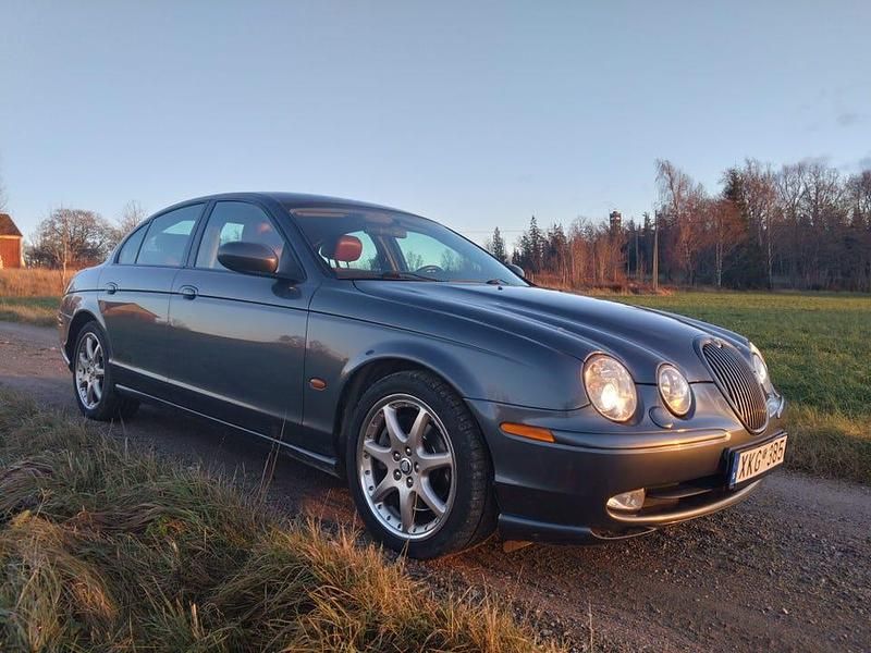 Begagnad 2003 Jaguar S-Type S Sedan | 43 000 kr (Marknadspris) - Bild 1/4