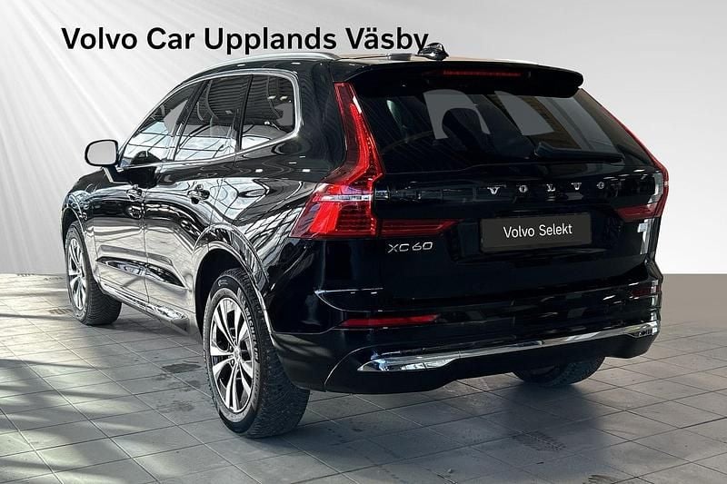 Begagnad Volvo XC60 Core 355 HK (261 kW) 2022 Svart SUV