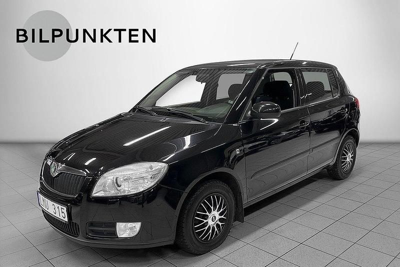 Svart Begagnad 2009 Skoda Fabia Halvkombi | 54 900 kr (Lite dyr) - Bild 1/4
