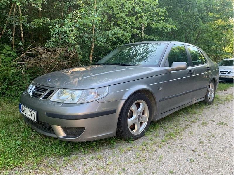 Grå Begagnad 2004 Saab 9-5 Aero Sedan | 5 000 kr - Bild 1/4