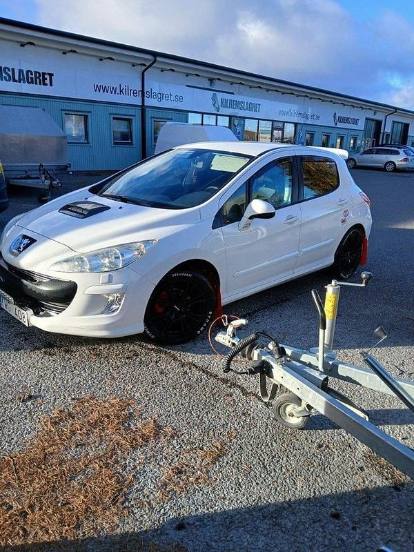 Vit Begagnad 2010 Peugeot 308 Halvkombi | 25 000 kr (Marknadspris) - Bild 1/4