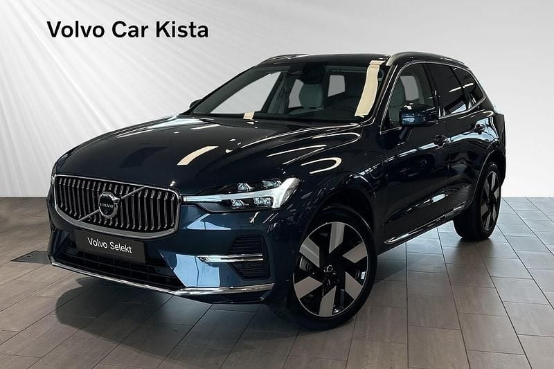 Blå Begagnad 2024 Volvo XC60 Plus SUV | 554 400 kr (Marknadspris) - Bild 1/3