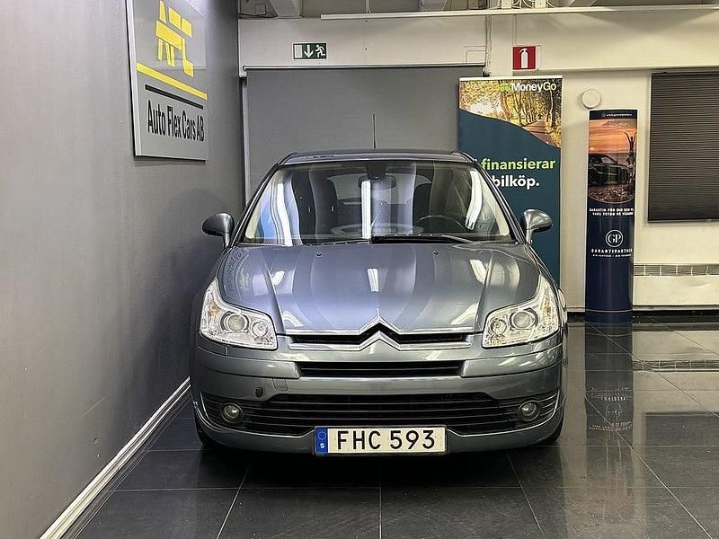 Begagnad Citroën C4 109 HK (80 kW) 2007 Grå Halvkombi