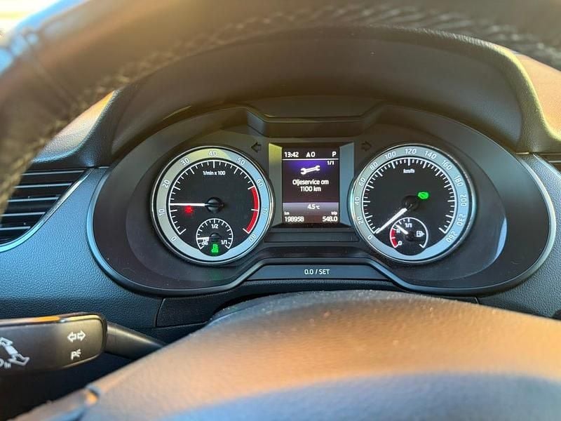 Begagnad Skoda Octavia 130 HK (95 kW) 2020 Vit färg Kombi