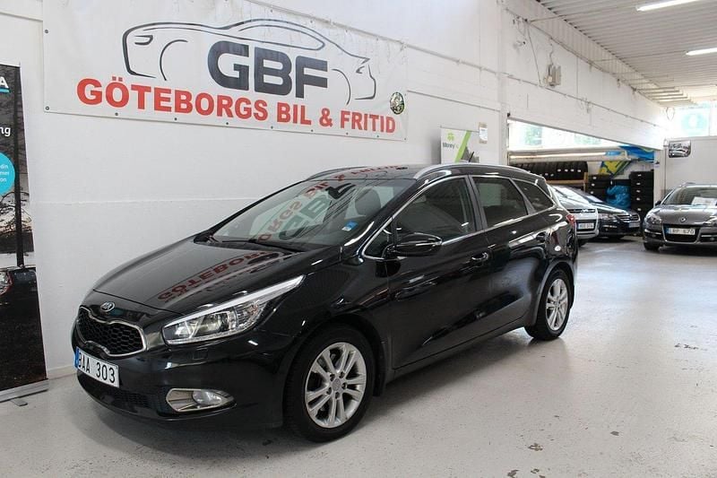 Svart Begagnad 2013 Kia Ceed Sportswagon Comfort Kombi | 89 000 kr (Lite dyr) - Bild 1/3