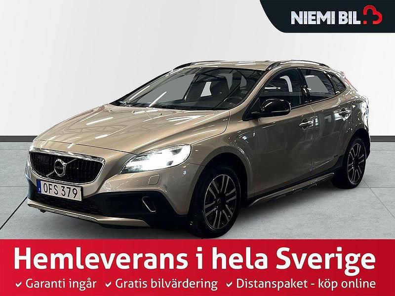 Ljusbrun Begagnad 2016 Volvo V40 CC Kombi | 214 900 kr (Lite dyr) - Bild 1/3
