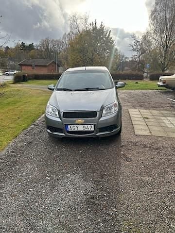 Grå Begagnad 2009 Chevrolet Aveo Halvkombi | 18 500 kr - Bild 1/4
